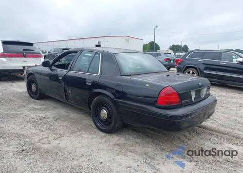 2011 Ford Crown Victoria Police Interceptor z USA, uszkodzony, nr VIN 2FABP7BV6BX101754